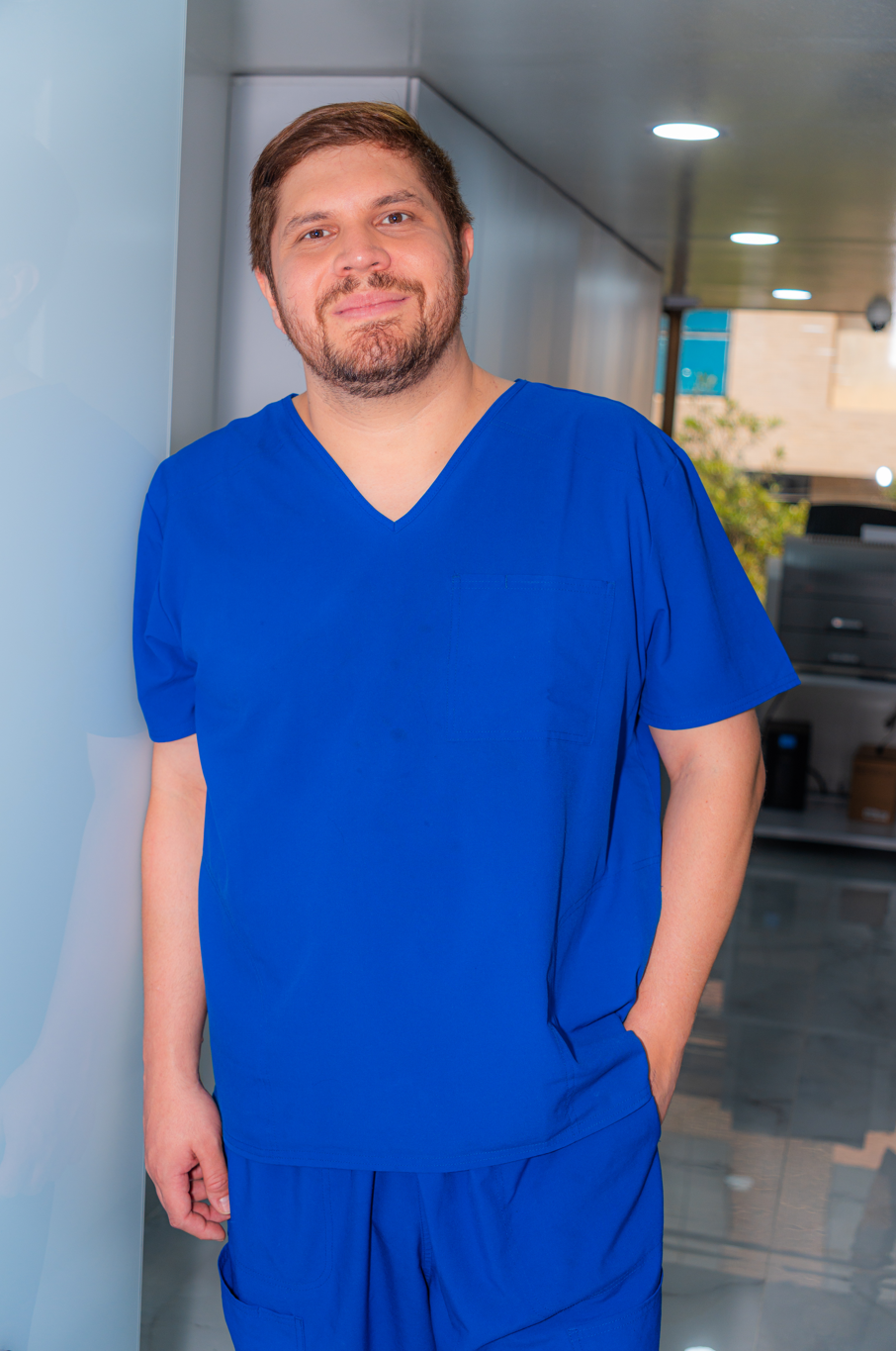 Dr. Moisés Suárez